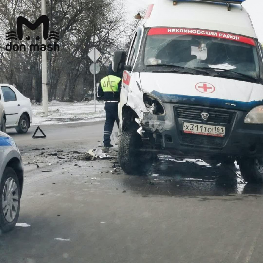 Разбилась машина скорой помощи. ДТП на Мариупольском шоссе Таганрог. Скорая Таганрог. Сгоревшая скорая