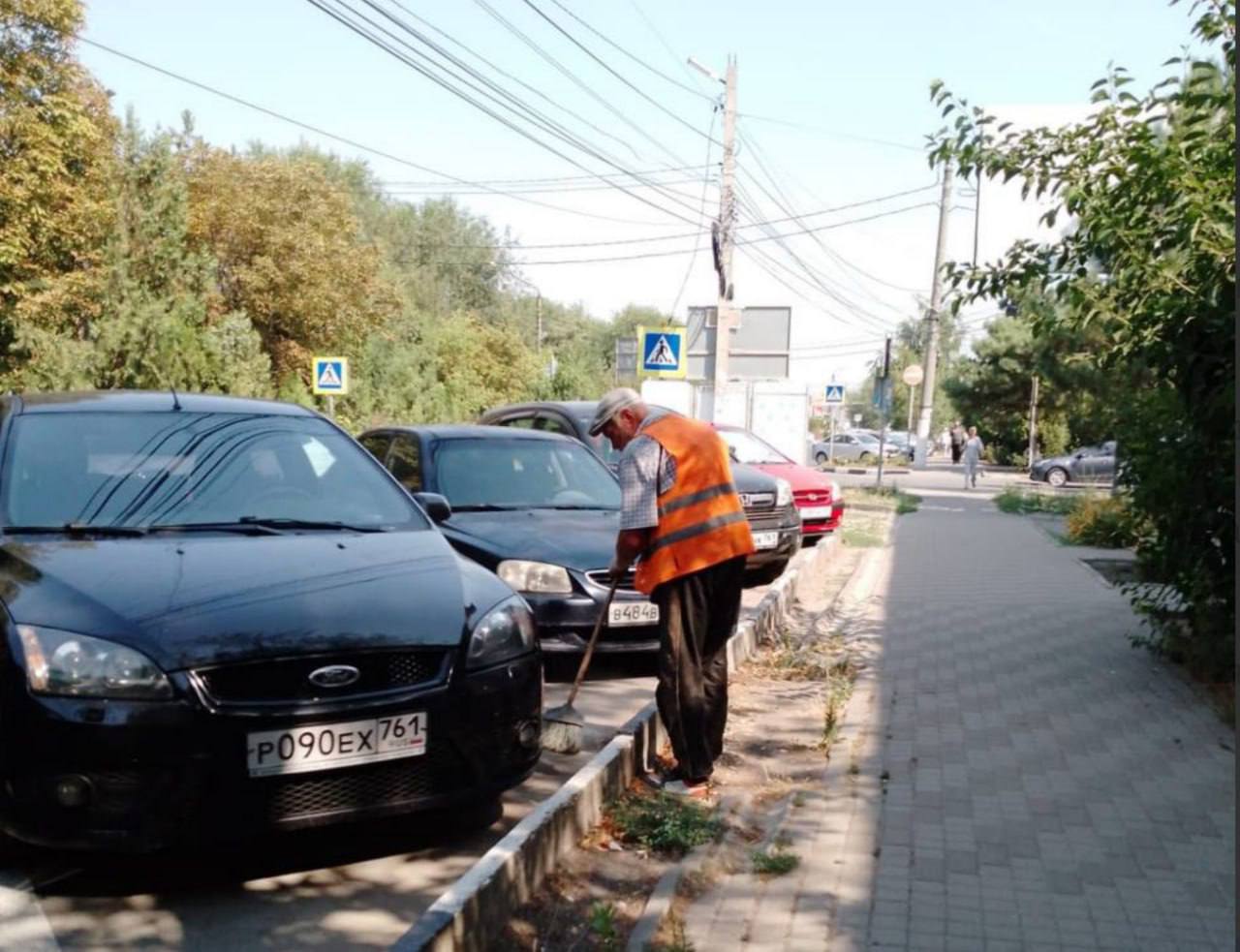 В Батайске продолжается работа по благоустройству территорий - Газета Вперед